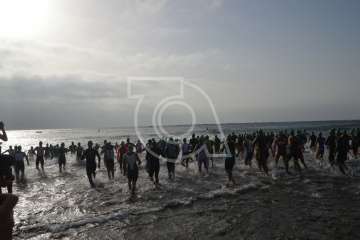 Ricardo Hernández y Raquel Aróstegui ganan con autoridad el XXVII Triatlón de Salinetas (Foto TA)